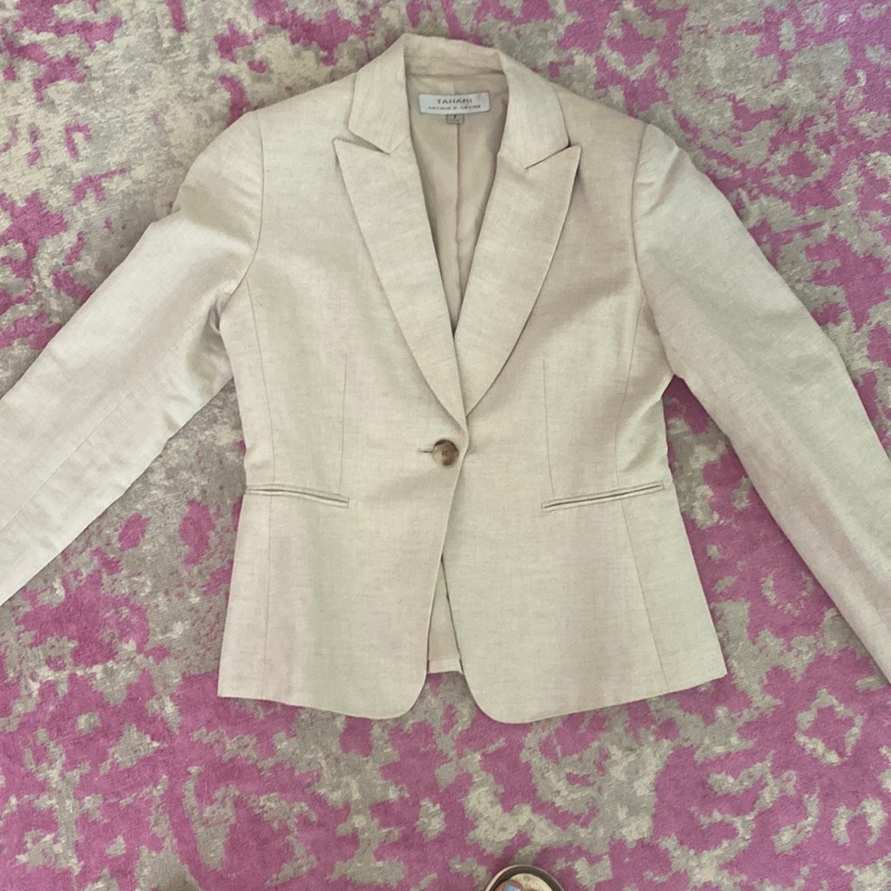 Tahari oatmeal liner blazer